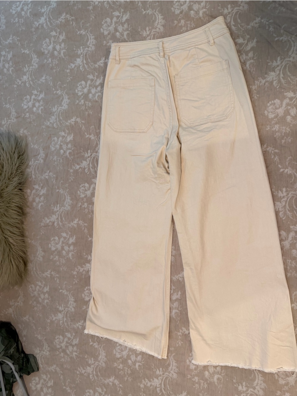Every High-Rise Cropped Jeans in Cream, Size 12 - Picture 4 of 12